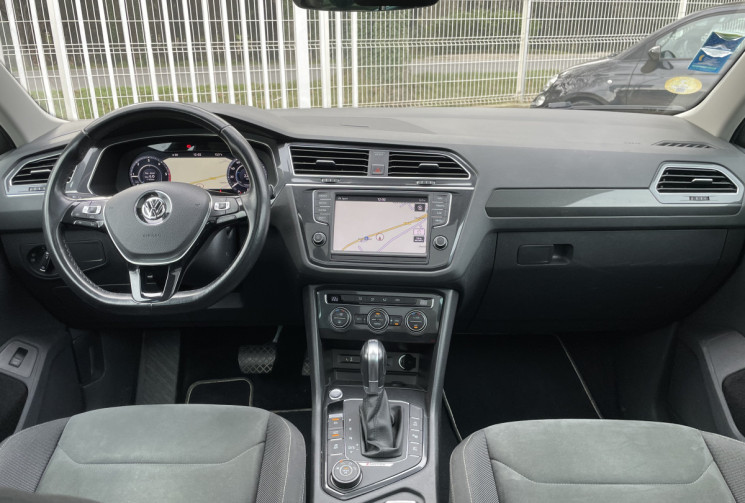 Volkswagen Tiguan 2.0 TDI 150 4MOTION CARAT R-LINE DSG7 * 1e main / CarPlay / Caméra / Toit Ouvrant