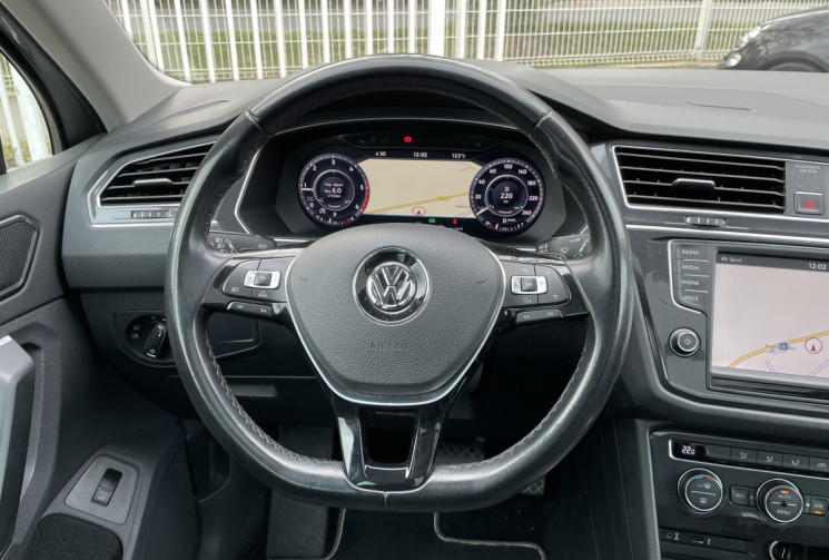 Volkswagen Tiguan 2.0 TDI 150 4MOTION CARAT R-LINE DSG7 * 1e main / CarPlay / Caméra / Toit Ouvrant