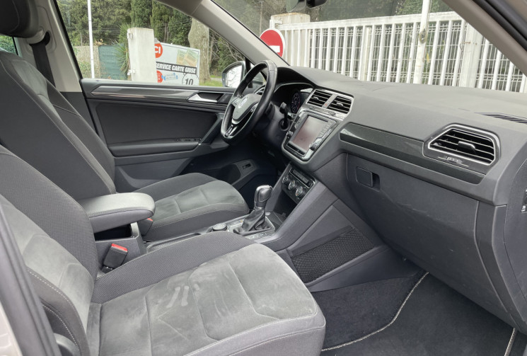 Volkswagen Tiguan 2.0 TDI 150 4MOTION CARAT R-LINE DSG7 * 1e main / CarPlay / Caméra / Toit Ouvrant