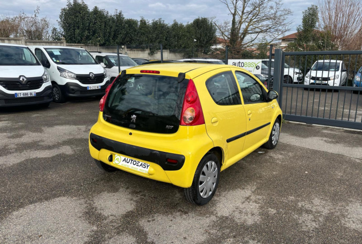 Peugeot 107 1.0 Trendy 68 ch / BVA