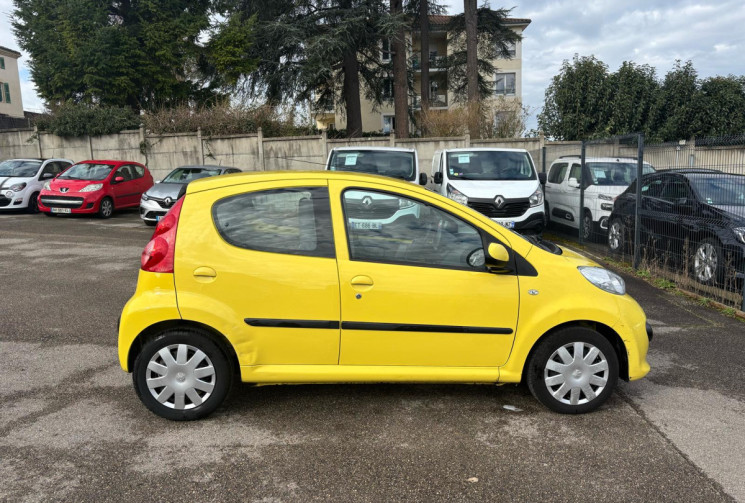 Peugeot 107 1.0 Trendy 68 ch / BVA