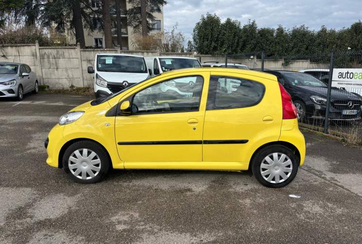 Peugeot 107 1.0 Trendy 68 ch / BVA