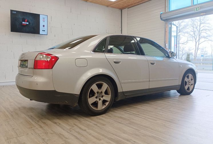 AUDI A4 Série 2 (8E2) 1.9 TDi 131cv