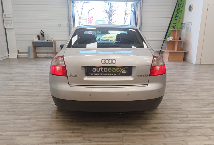 AUDI A4 Série 2 (8E2) 1.9 TDi 131cv