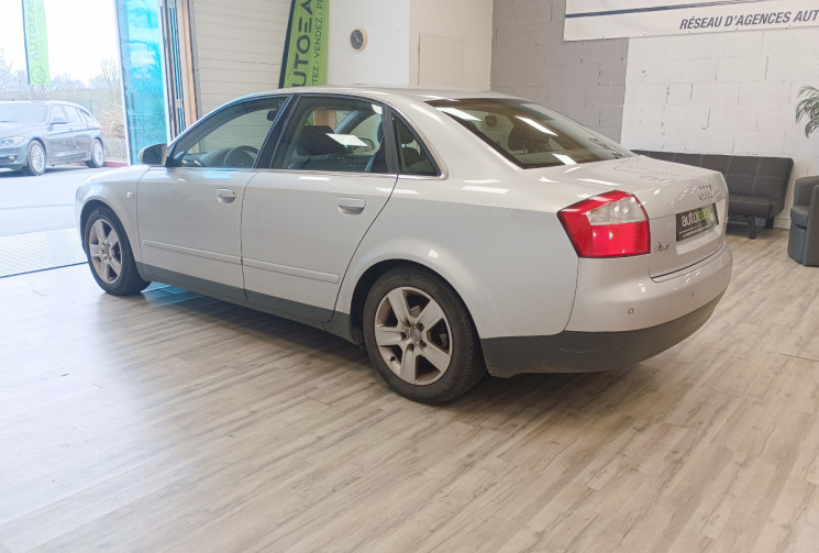 AUDI A4 Série 2 (8E2) 1.9 TDi 131cv