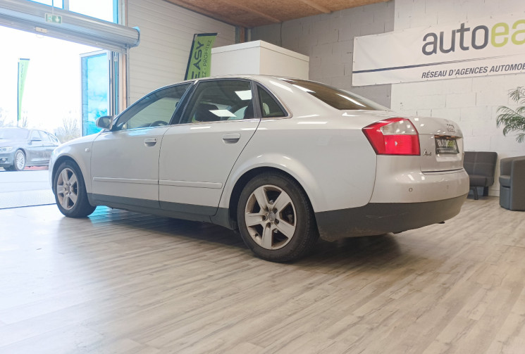 AUDI A4 Série 2 (8E2) 1.9 TDi 131cv