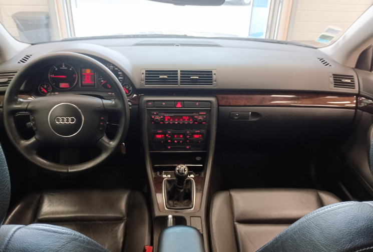 AUDI A4 Série 2 (8E2) 1.9 TDi 131cv