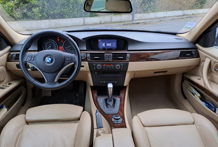 BMW SERIE 3 TOURING 325i Confort cuir beige / Sièges électriques chauffants