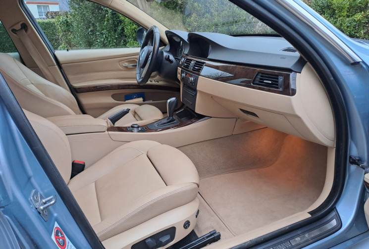 BMW SERIE 3 TOURING 325i Confort cuir beige / Sièges électriques chauffants