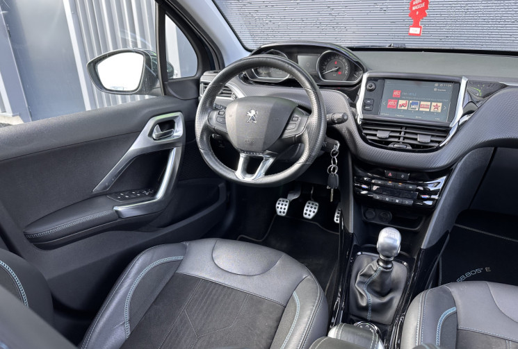 Peugeot 2008 1.6 BlueHDi 120cv Crossway - 1ère main - Attelage - Carplay