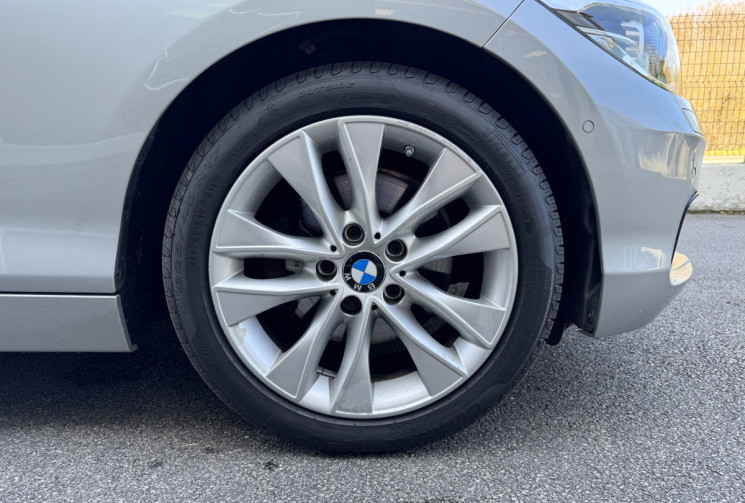 BMW Série 1 125i F21 LCI 218 ch Urban Chic BVA8 / Volant M Sport / Camera / Entretien BMW / 