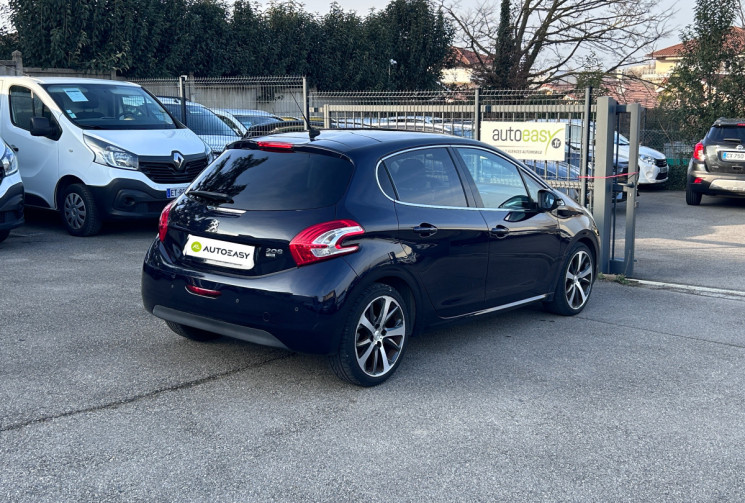 Peugeot 208 1.6 HDI / 92 CH / FELINE 