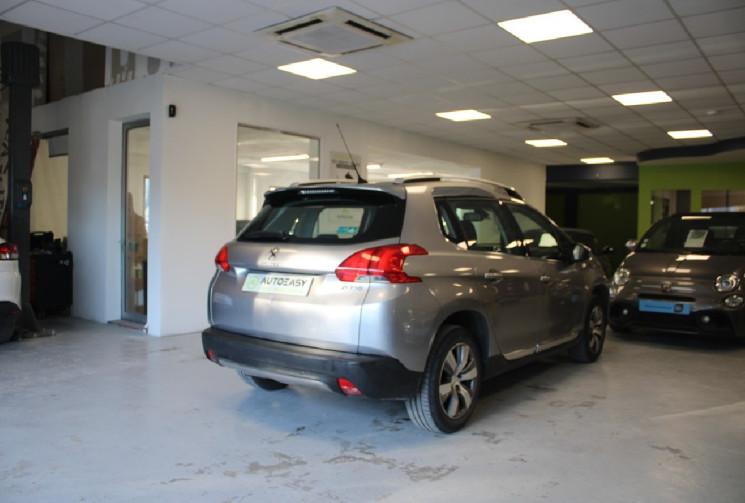 PEUGEOT 2008 82 CV  88 000 KM . DISTRIBUTION FAITE