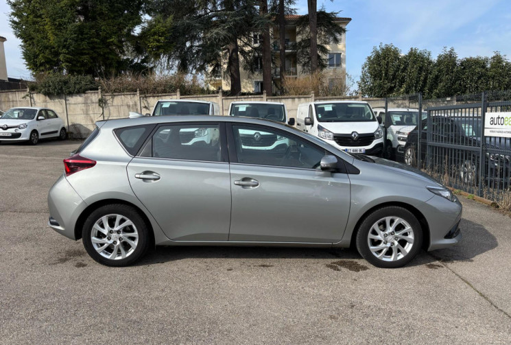 TOYOTA AURIS II 1.2 116 ch / DESIGN