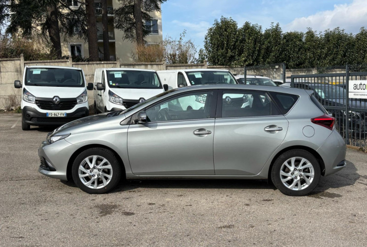 TOYOTA AURIS II 1.2 116 ch / DESIGN