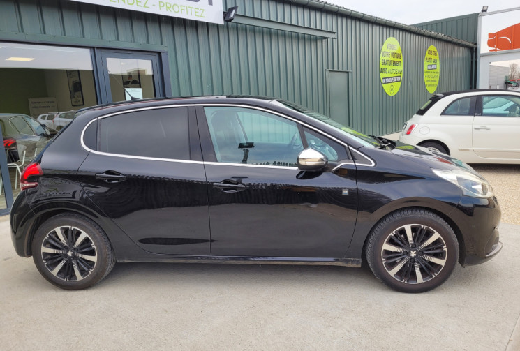 Peugeot 208 1.2 PURETECH 82 CH TECH EDITION - 1 ERE MAIN