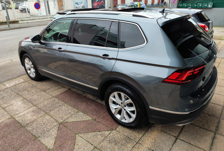 Volkswagen TIGUAN ALLSPACE 1.5 TSI / CARAT / SUIVI VW / 1er Main 