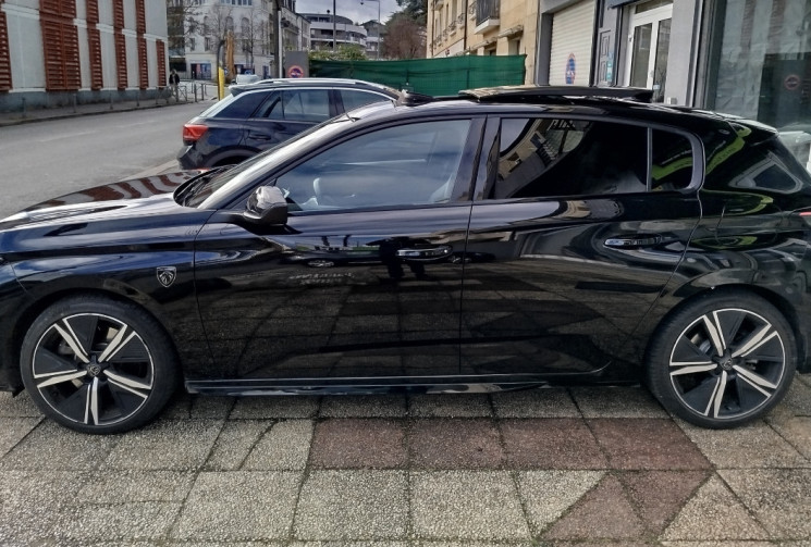 Peugeot 308 III GT Pack PHEV 225ch e-EAT8 / TOIT OUVRANT / SUIVI PEUGEOT