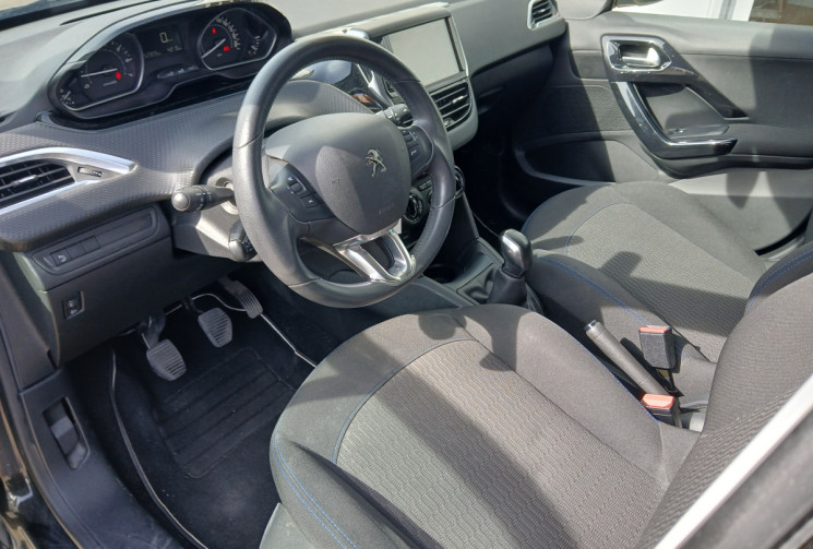 Peugeot 208 1.2 VTi 12V 82cv STYLE