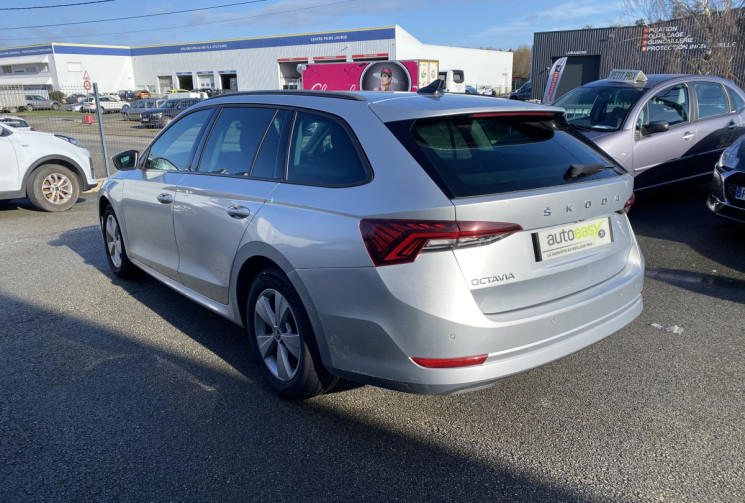 Skoda Octavia Combi 2.0 TDi DSG7 150 CV BVA BUSINESS