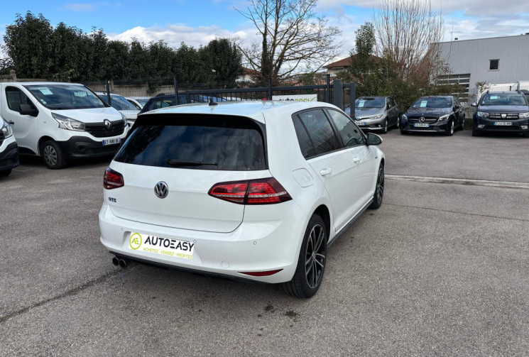 Volkswagen Golf VII / GTE / 204 CH 