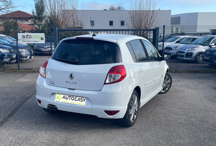 Renault CLIO III (B/C85) 1.6 16v 128 ch GT 5p