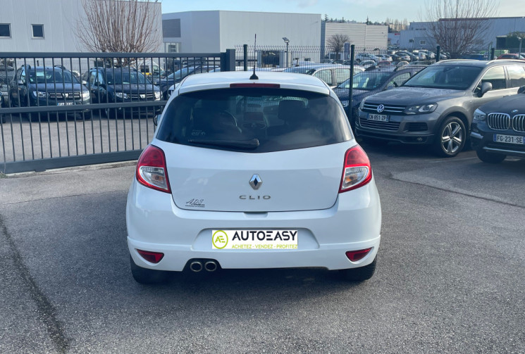 Renault CLIO III (B/C85) 1.6 16v 128 ch GT 5p