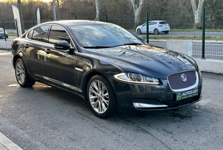 Jaguar XF 2.2 D 200 LUXE PREMIUM * FULL HISTORIQUE ENTRETIEN * CT OK * GARANTIE 6 MOIS