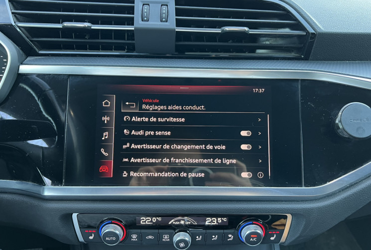 Audi Q3 35 TFSI 150 Design S Tronic 7 / Attelage Electrique / Sièges Chauffants / Carplay 