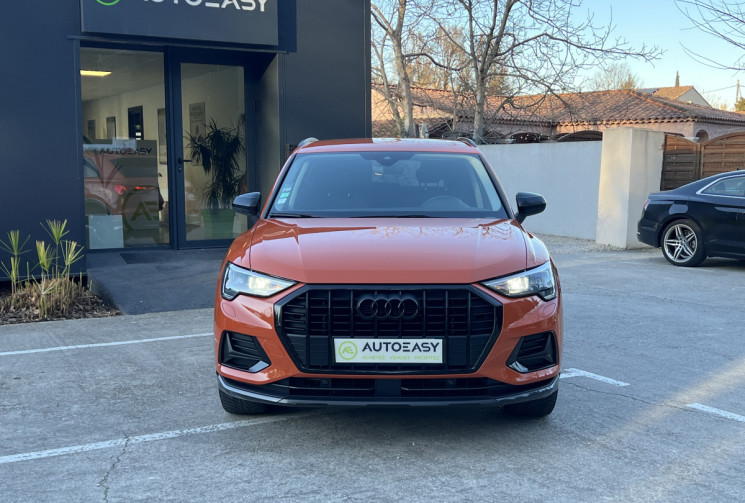 Audi Q3 35 TFSI 150 Design S Tronic 7 / Attelage Electrique / Sièges Chauffants / Carplay 