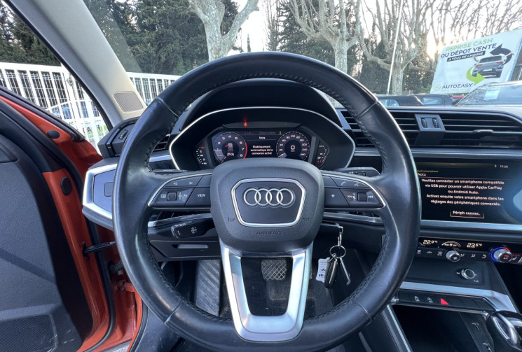 Audi Q3 35 TFSI 150 Design S Tronic 7 / Attelage Electrique / Sièges Chauffants / Carplay 