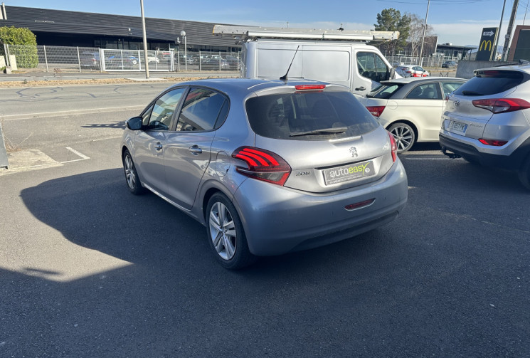 Peugeot 208 1.2 puretech  S&S 82 SIGNATURE  / COURROIE FAIT