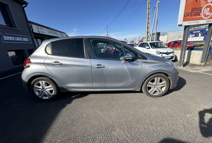 Peugeot 208 1.2 puretech  S&S 82 SIGNATURE  / COURROIE FAIT