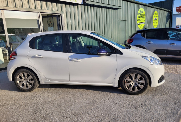 Peugeot 208 1.6 BLUEHDI 75 ch LIKE 5P