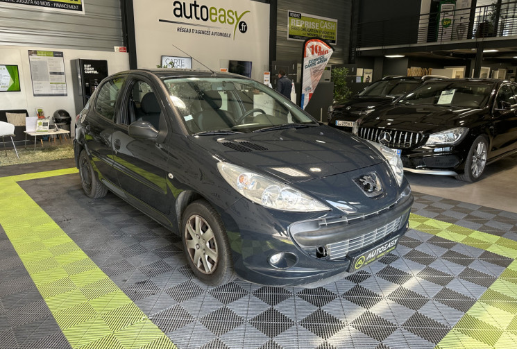 Peugeot 206+ 1.1 i 60 CH 1ERE MAIN