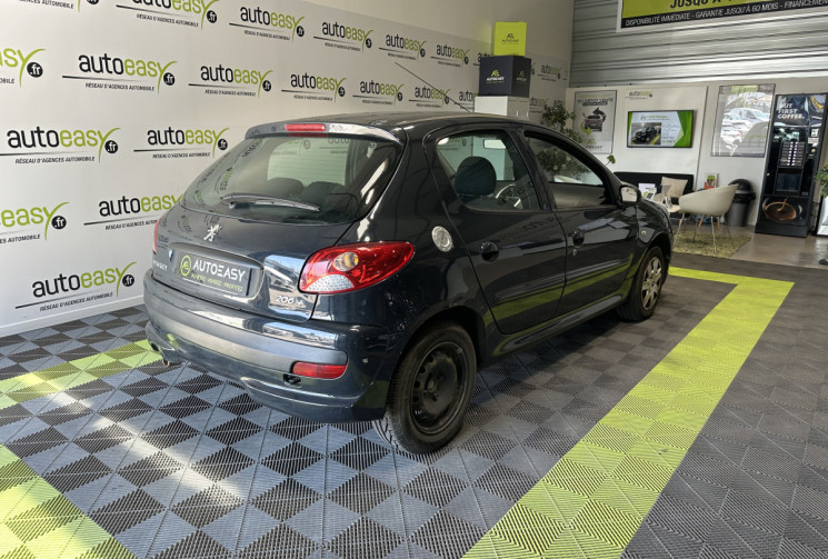 Peugeot 206+ 1.1 i 60 CH 1ERE MAIN