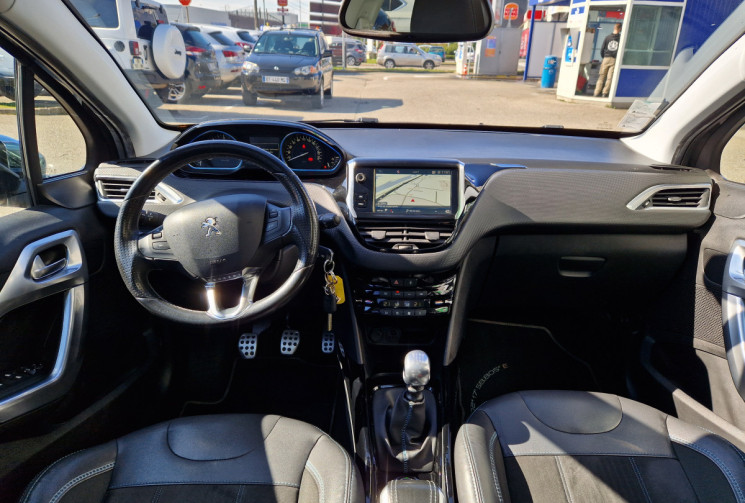 Peugeot 2008 1.6 BlueHDi 120cv Crossway / Grip Contrôle / GPS / Toit Panoramique