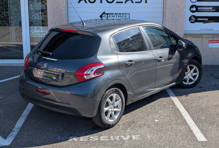 Peugeot 208 1.2 PureTech 82 ch Style / Distribution chez peugeot 01/25 / Entretien intégral