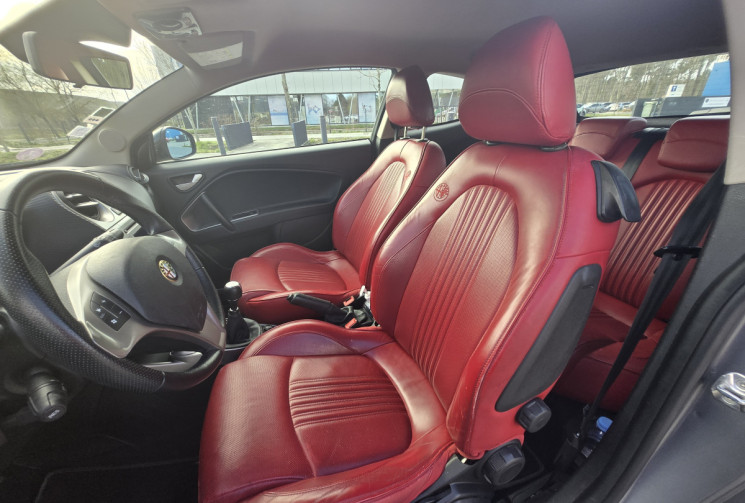 Alfa Romeo MITO Exclusive 1.4 TB MultiAir 135 ch Exclusive *faible kilométrage * full cuir Rouge*