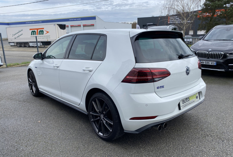 Volkswagen Golf VII Phase 2 GTE 1.4 TSI 204 Hybrid DSG6 150 CV BVA