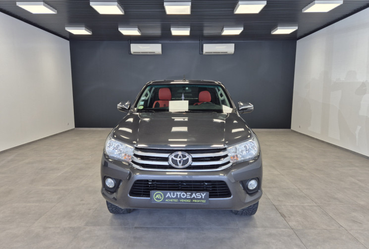 Toyota HILUX Legend 2.5 D-4D 150 Attelage + Protection de benne + rail aluminium