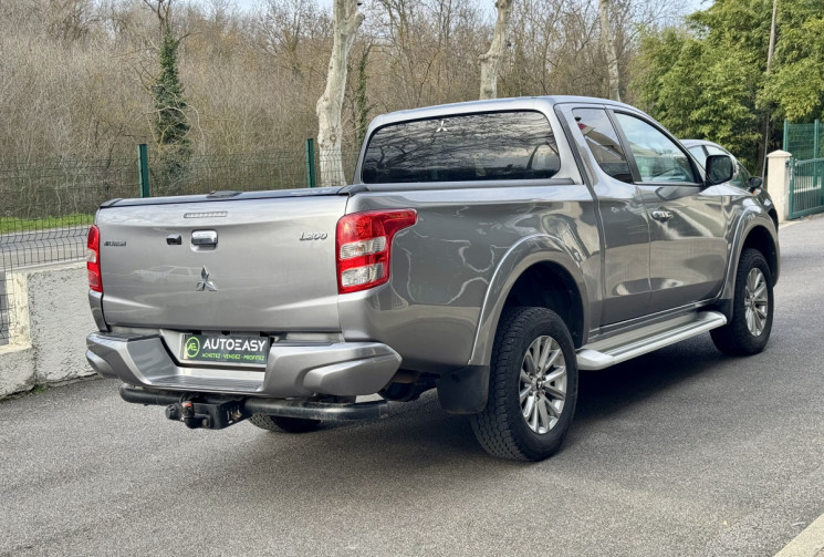 Mitsubishi L200 2.4 DI-D 181 4WD CLUB CAB INTENS CONNECT * RIDEAU DE BENNE * ATTELAGE * 