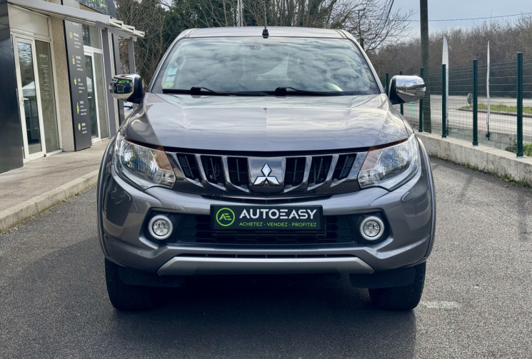 Mitsubishi L200 2.4 DI-D 181 4WD CLUB CAB INTENS CONNECT * RIDEAU DE BENNE * ATTELAGE * 