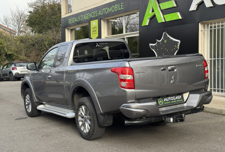 Mitsubishi L200 2.4 DI-D 181 4WD CLUB CAB INTENS CONNECT * RIDEAU DE BENNE * ATTELAGE * 