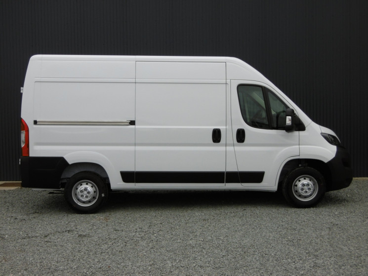 PEUGEOT BOXER TOLE 3.5 T L2H2 BLUEHDI 140 S&S BVM6 / PREMIUM